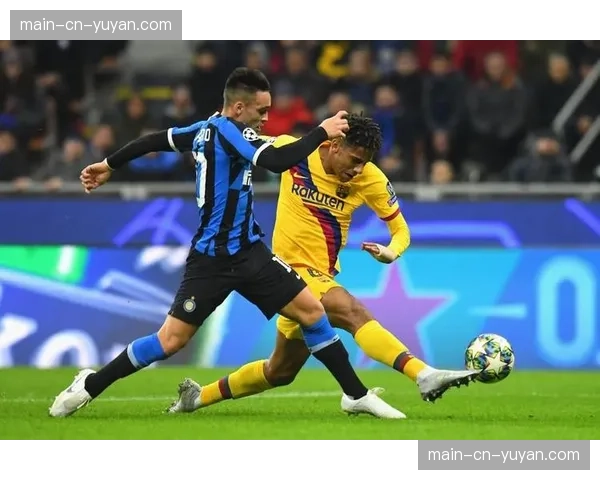 战术板：解析安切洛蒂在次回合对阵曼城时使用的三中卫变阵